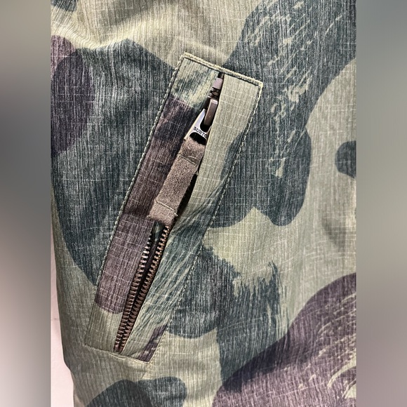 Burton Gore-Tex Jacket - Great Condition - Picture 2 of 10